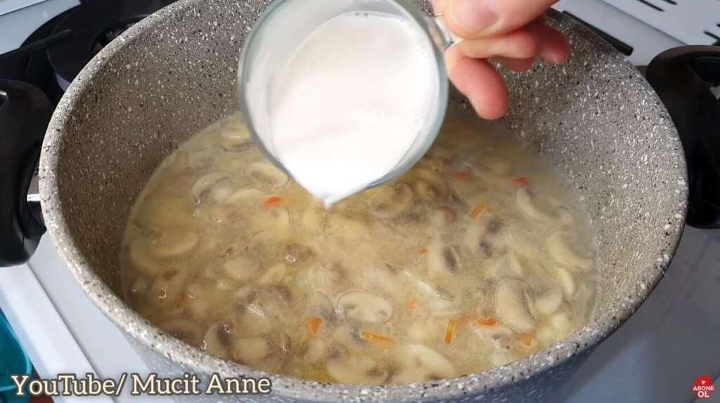 kremasız sütlü mantar çorbası